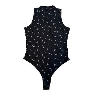Hollister  Bodysuit Size Black With Purple Floral Print Ribbed Mock Neck